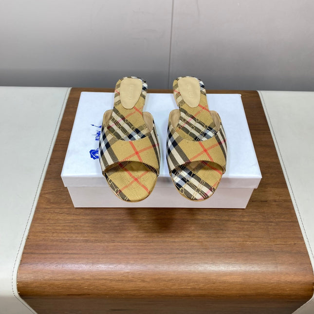 BURBERRY 26S SLIDES IN BEIGE PLAID FABRIC