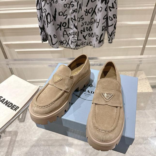 PRADA 26S PLATFORM LOAFERS 45MM IN BEIGE SUEDE