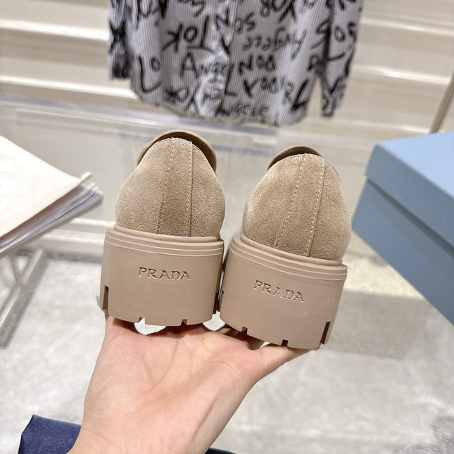 PRADA 26S PLATFORM LOAFERS 45MM IN BEIGE SUEDE