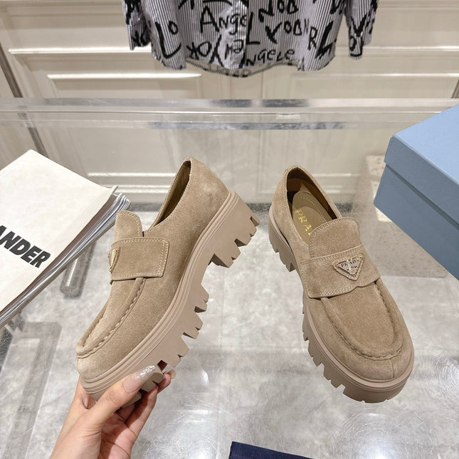 PRADA 26S PLATFORM LOAFERS 45MM IN BEIGE SUEDE