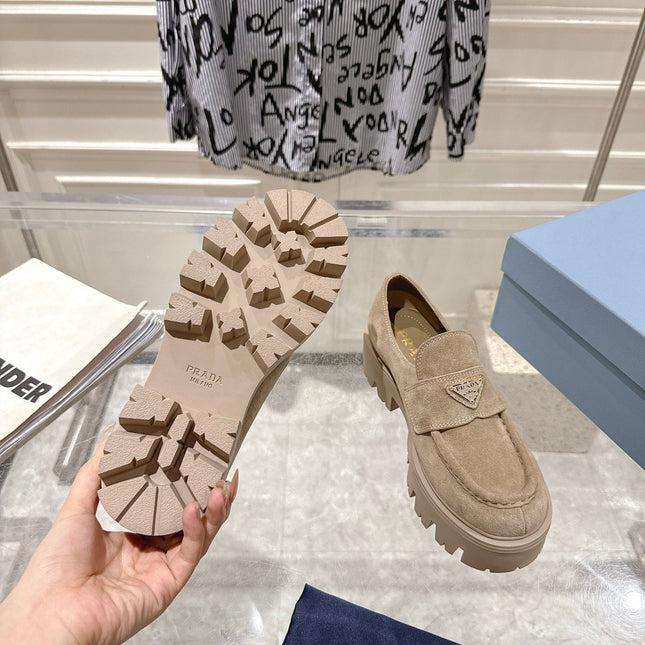 PRADA 26S PLATFORM LOAFERS 45MM IN BEIGE SUEDE