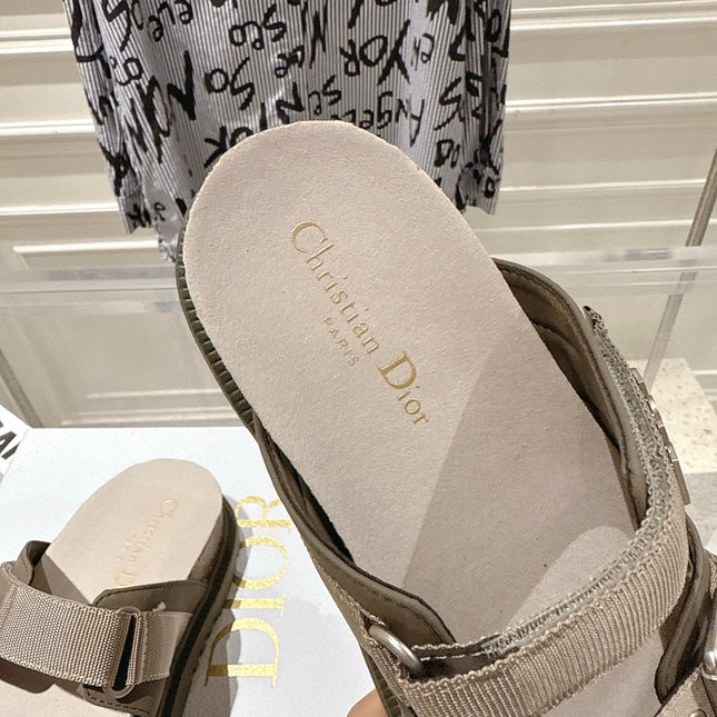 DIOR 26S SLIDES IN KHAKI CANVAS