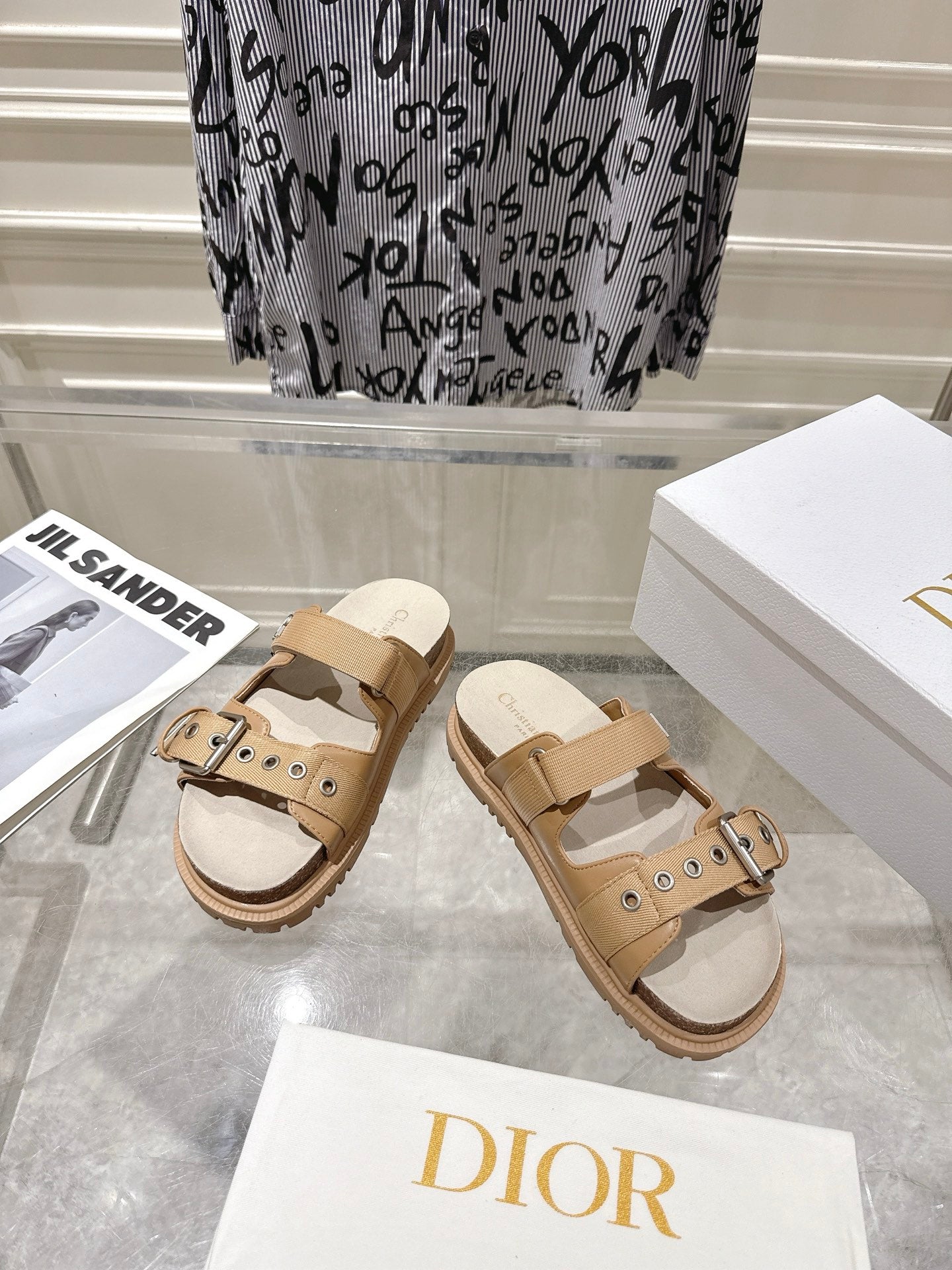 DIOR 26S SLIDES IN CAMEL BEIGE CANVAS