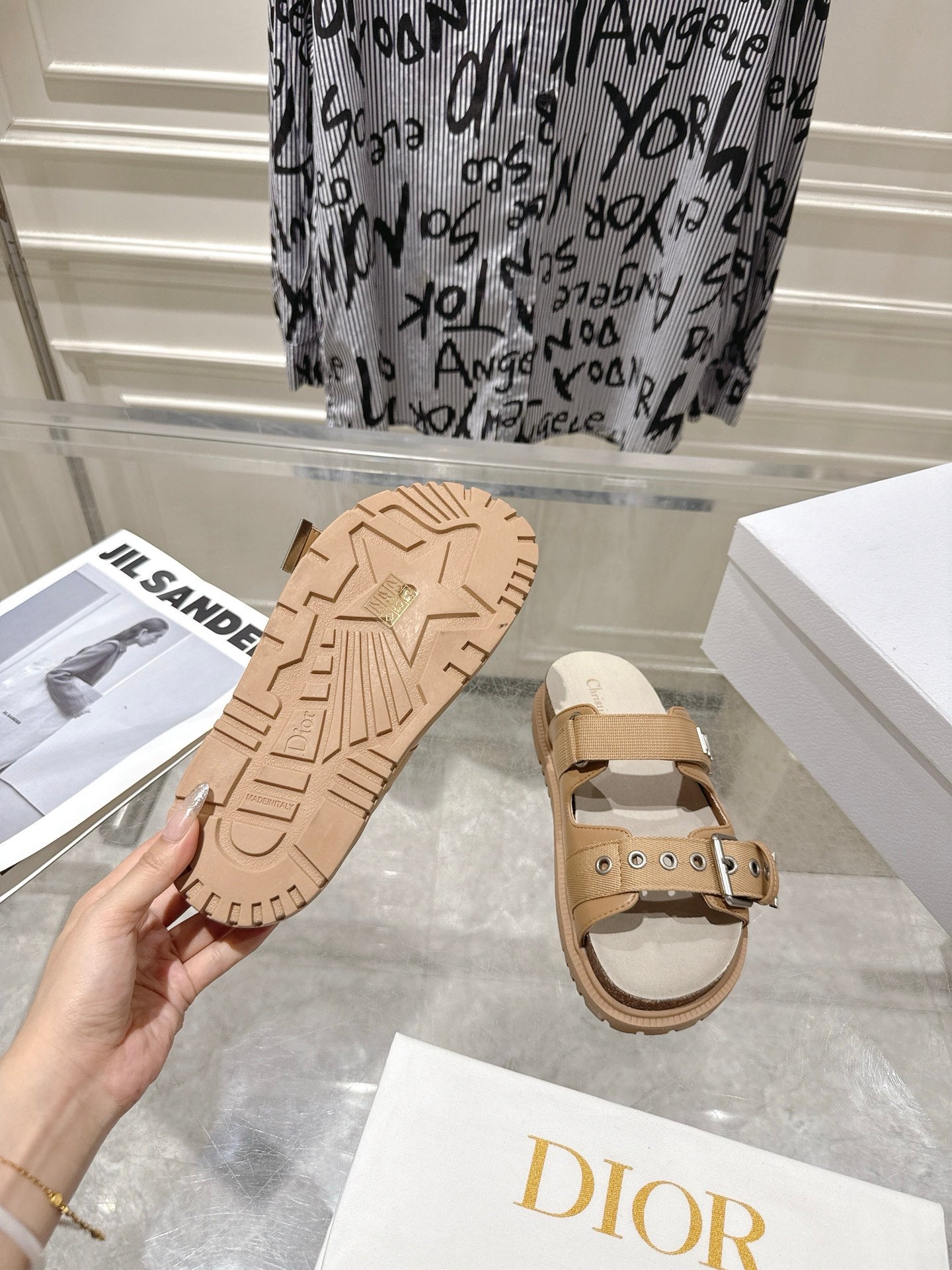 DIOR 26S SLIDES IN CAMEL BEIGE CANVAS