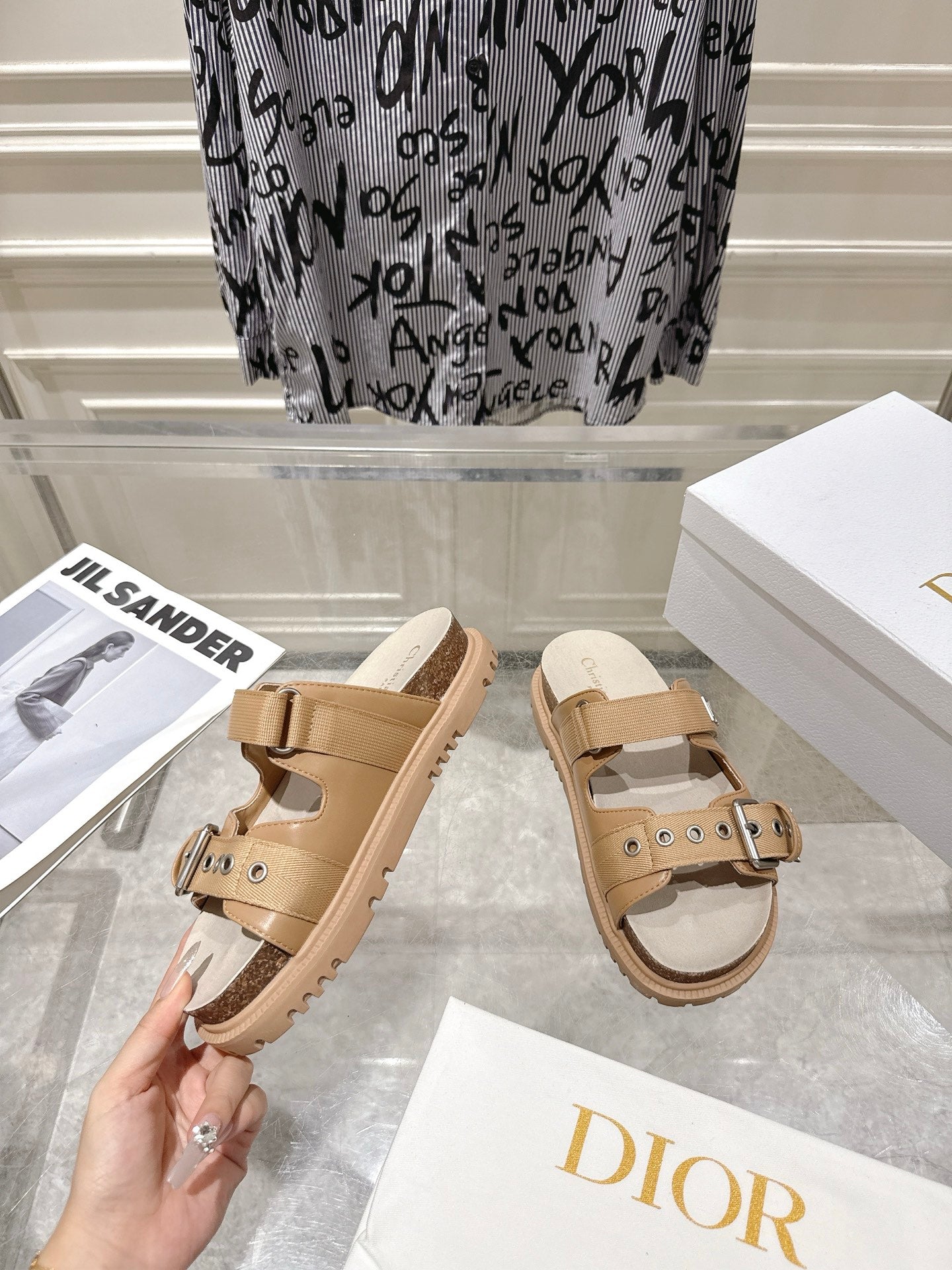 DIOR 26S SLIDES IN CAMEL BEIGE CANVAS