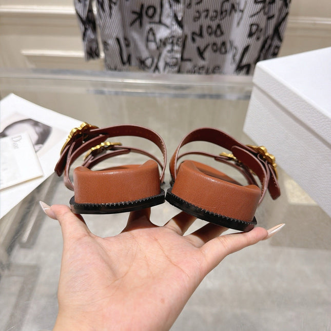 DIOR 26S MEDAILLON BUCKLE SLIDE IN BROWN CALFSKIN