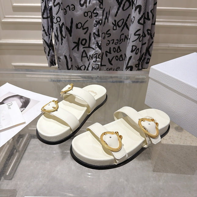 DIOR 26S MEDAILLON BUCKLE SLIDE IN OFF WHITE CALFSKIN