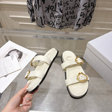 DIOR 26S MEDAILLON BUCKLE SLIDE IN OFF WHITE CALFSKIN