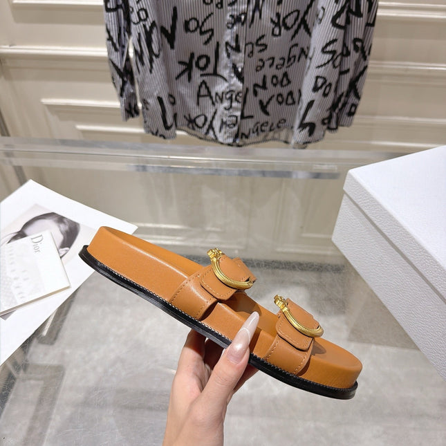 DIOR 26S MEDAILLON BUCKLE SLIDE IN SADDLE BROWN CALFSKIN