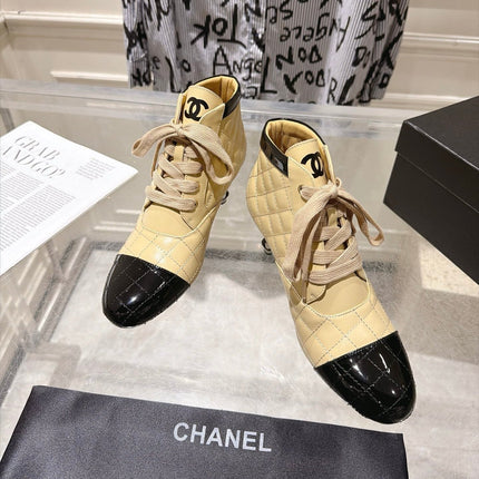 CHANEL 26S HIGH HEEL KNEE HIGH BOOTS 70 MM IN BEIGE LAMBSKIN AND BLACK PATENT CALFSKIN