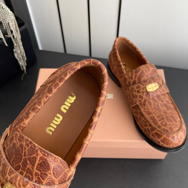 MIUMIU 26S PENNY LOAFERS IN BROWN COGNAC CALFSKIN CROCODILE EMBOSSING