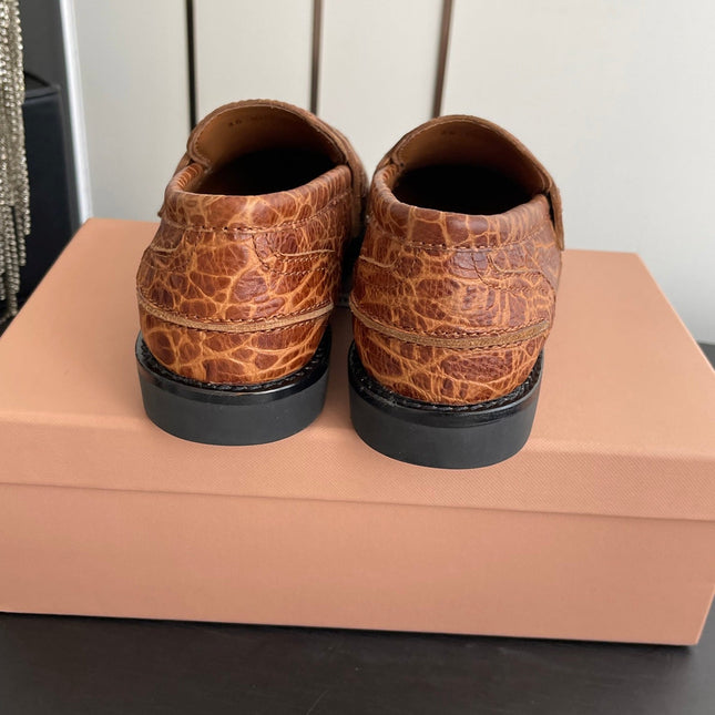 MIUMIU 26S PENNY LOAFERS IN BROWN COGNAC CALFSKIN CROCODILE EMBOSSING