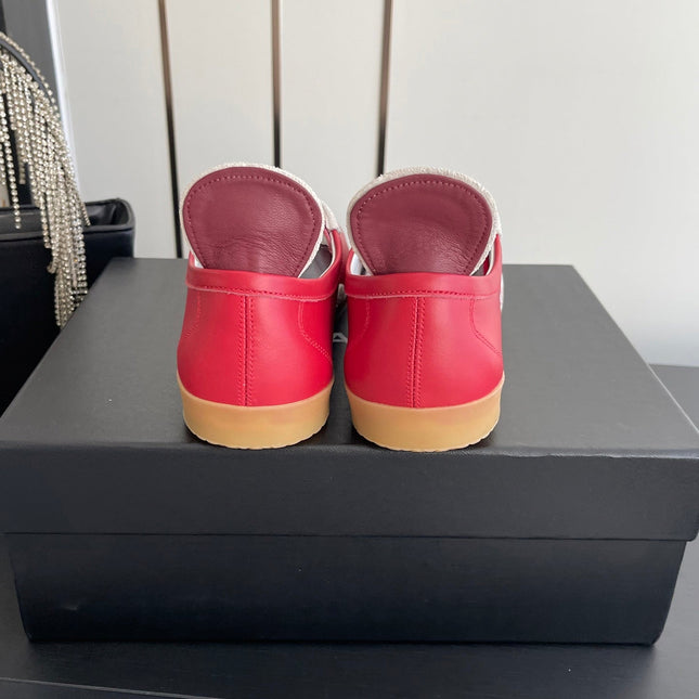 CHANEL LOW-TOP SNEAKERS IN RED CALFSKIN MIX SUEDE