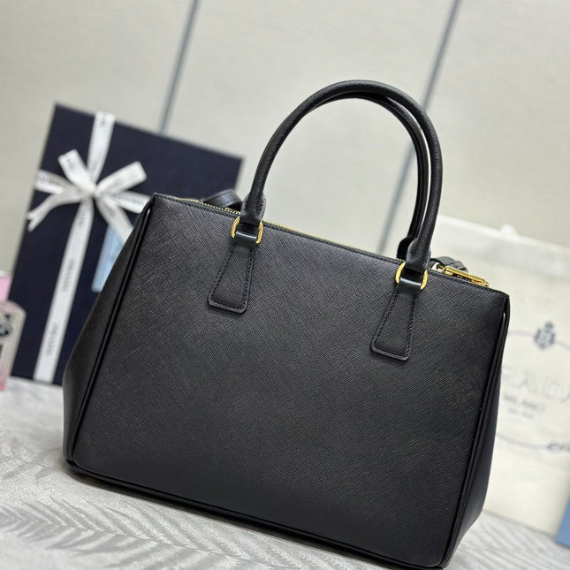 PRADA 25S GALLERIA LARGE BAG 32 IN BLACK CALFSKIN GOLD HARDWARE