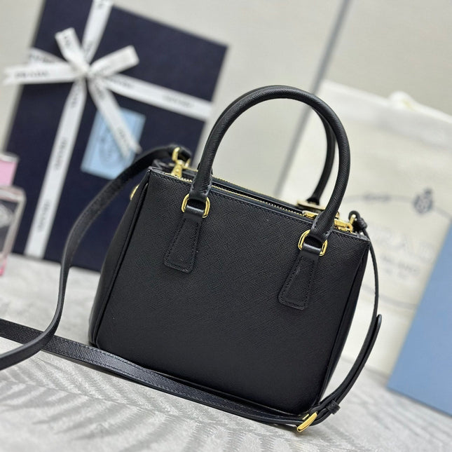 PRADA 25S GALLERIA MEDIUM BAG 20 IN BLACK CALFSKIN GOLD HARDWARE