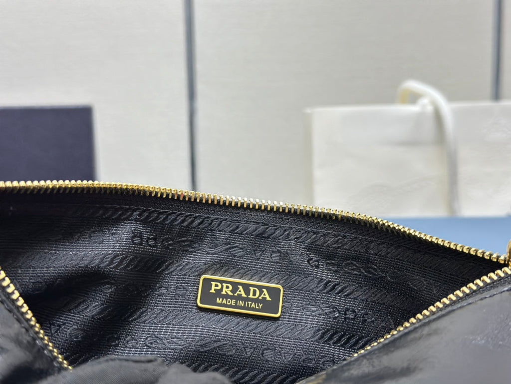 PRADA 26S SHOULDER BAG 11.5 IN BLACK CALFSKIN GOLD HARDWARE