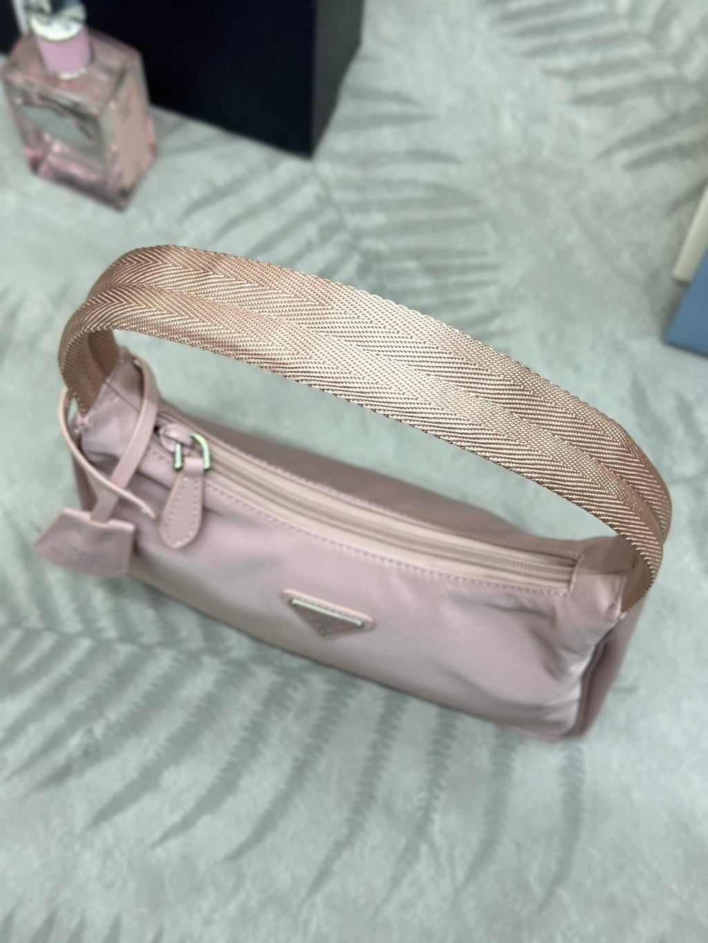 PRADA 26S HOBO HANDBAG 23 IN LIGHT PINK NYLON