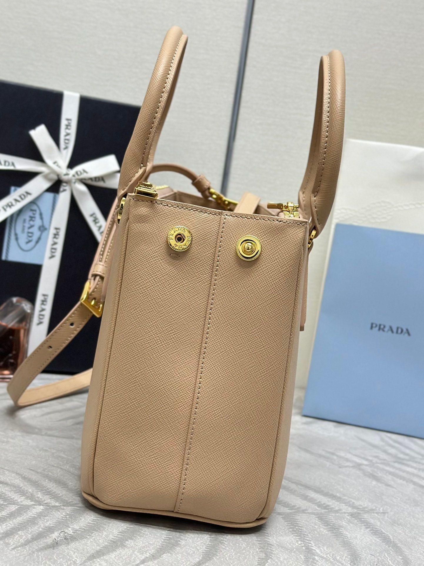 PRADA 26S HANDBAG 28 IN BEIGE SAFFIANO