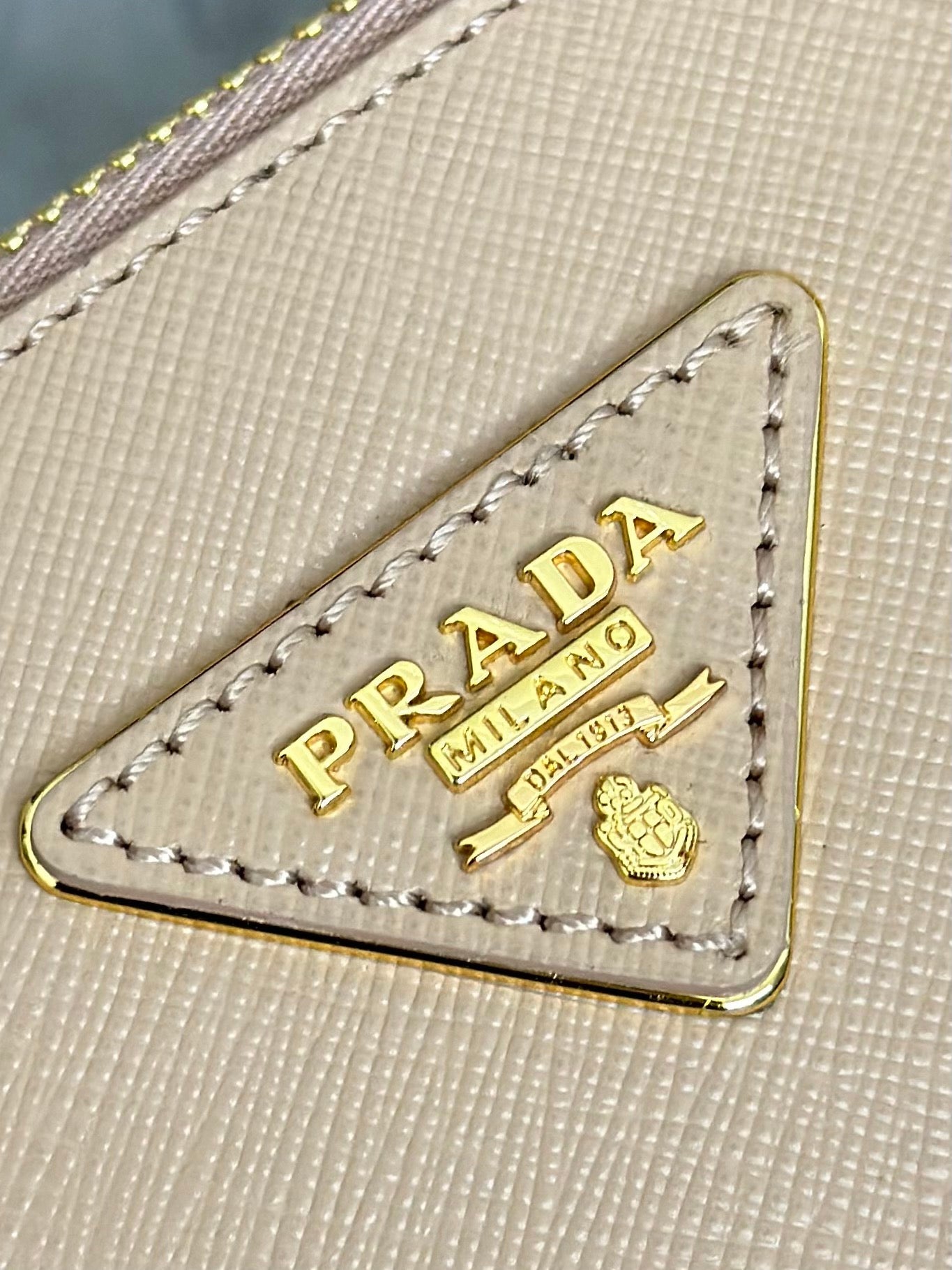 PRADA 26S HANDBAG 28 IN BEIGE SAFFIANO