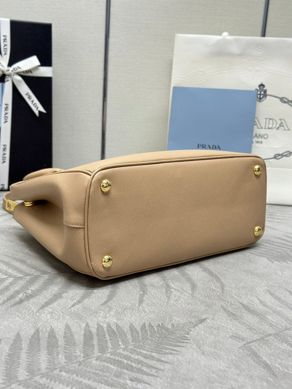 PRADA 26S HANDBAG 28 IN BEIGE SAFFIANO