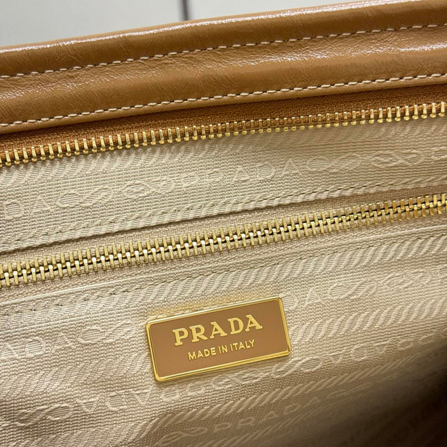 PRADA 25S BONNIE LARGE HANDBAG 38 IN GOLDEN BROWN CALFSKIN GOLD HARDWARE