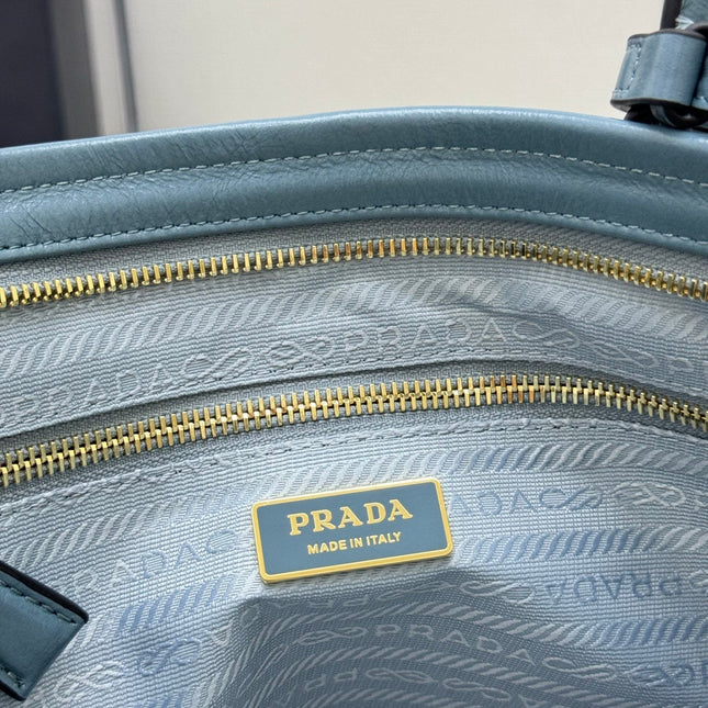 PRADA 25S BONNIE LARGE HANDBAG 38 IN LIGHT BLUE GLOSSY CALFSKIN GOLD HARDWARE