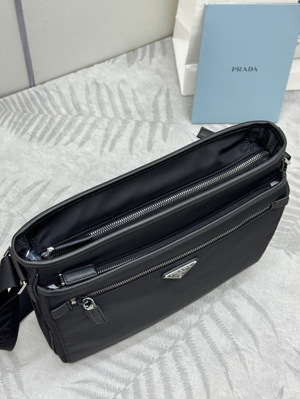 PRADA 26S HANDBAG 31 IN BLACK FABRIC