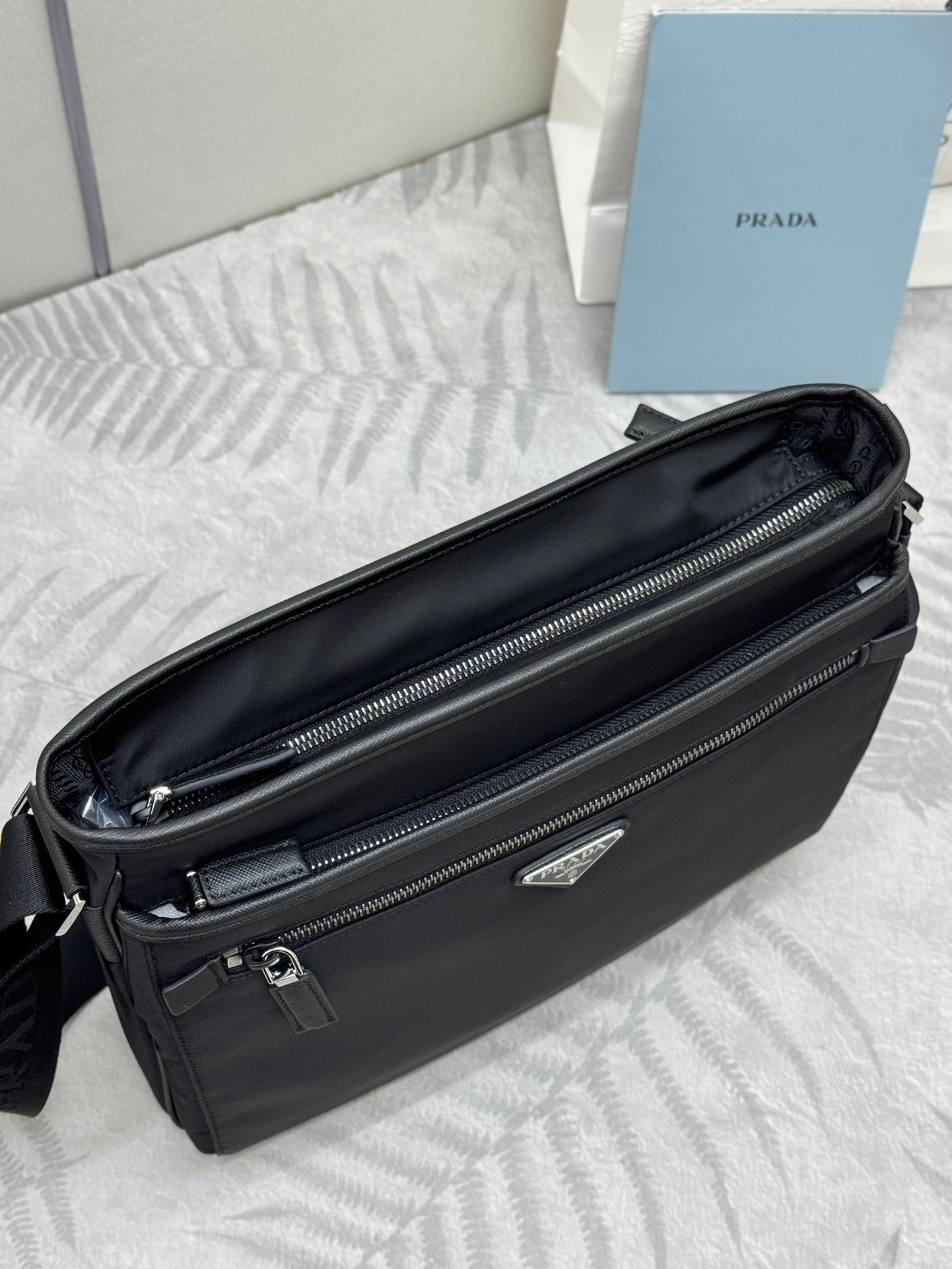 PRADA 26S HANDBAG 31 IN BLACK FABRIC
