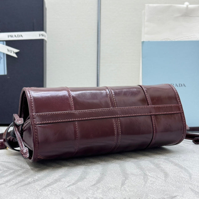 PRADA 25S BONNIE SMALL SHOULDER BAG 26 IN BURGUNDY GLOSSY CALFSKIN GOLD HARDWARE