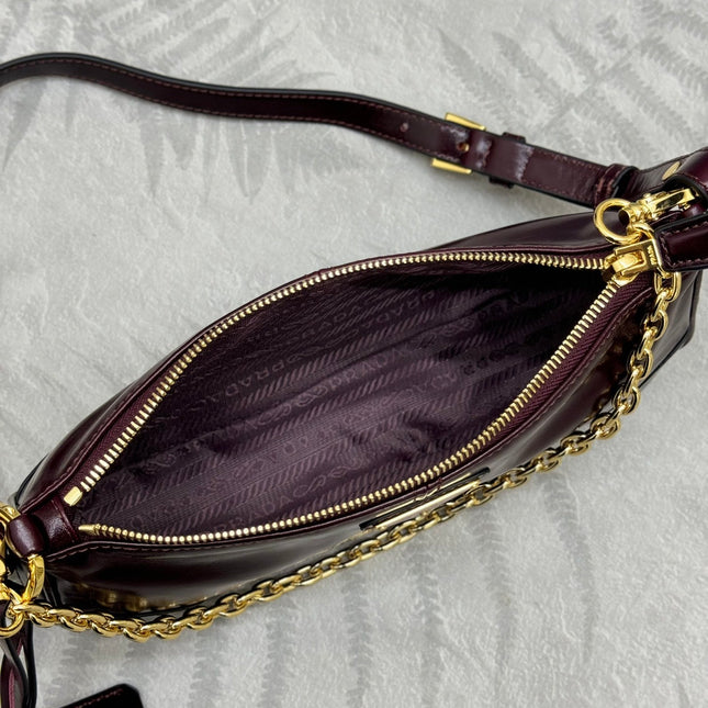 PRADA 25S RE-EDITION 2002 MEDIUM SHOULDER BAG 26 IN BURGUNDY CALFSKIN GOLD HARDWARE