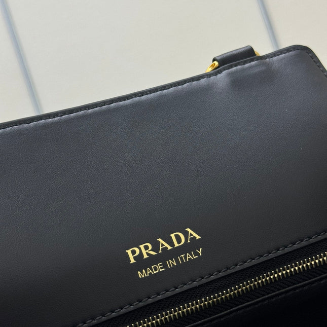 PRADA 26S CAREY MEDIUM HANDBAG 31 IN BLACK LEATHER