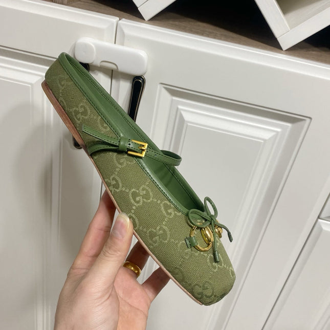 GUCCI 26S FLAT MULES IN GREEN CANVAS