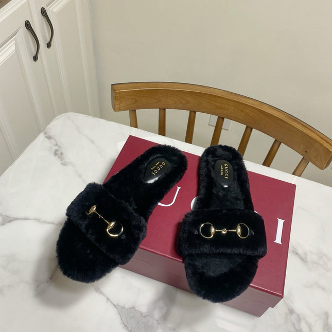 GUCCI 26S HORSEBIT MULES IN BLACK SHEARLING