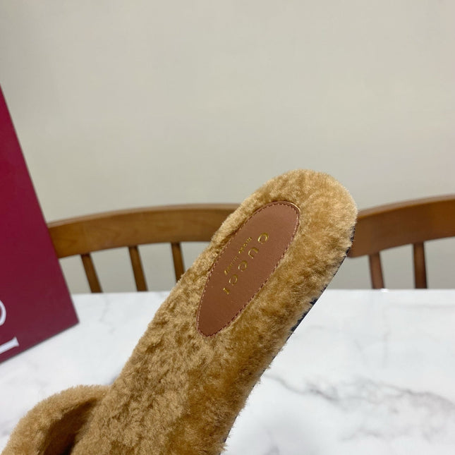 GUCCI 26S HORSEBIT MULES IN BROWN SHEARLING