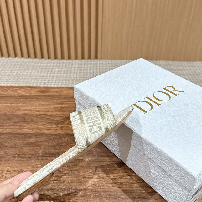 DIOR 26S SLIDE SANDALS IN BEIGE TOILE DE JOUY LOGO