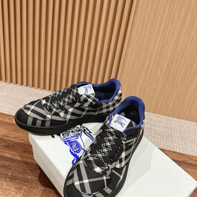 BURBERRY 26S SNEAKERS IN BLACK FABRIC PLAID