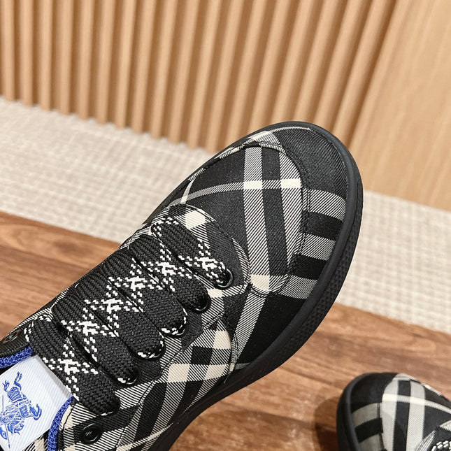 BURBERRY 26S SNEAKERS IN BLACK FABRIC PLAID