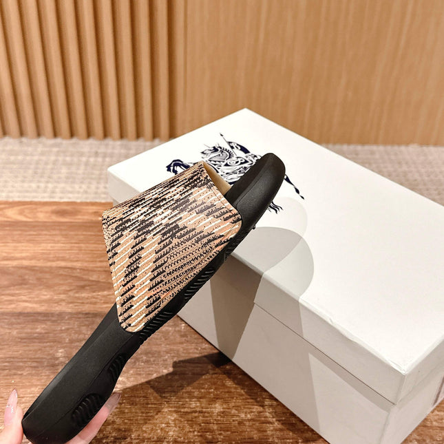 BURBERRY 26S SLIDE SANDALS IN BLACK AND BEIGE CALFSKIN