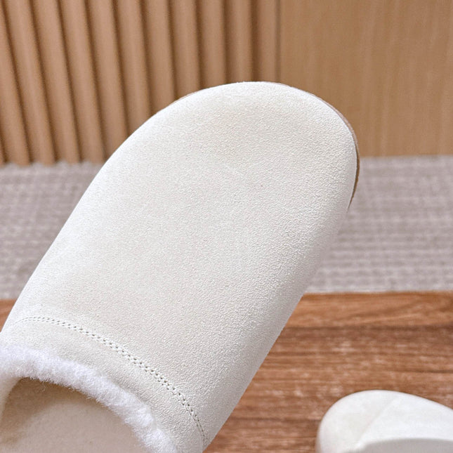 ALO 25S BIRKENSTOCK CLOGS IN CREAM WHITE SUEDE