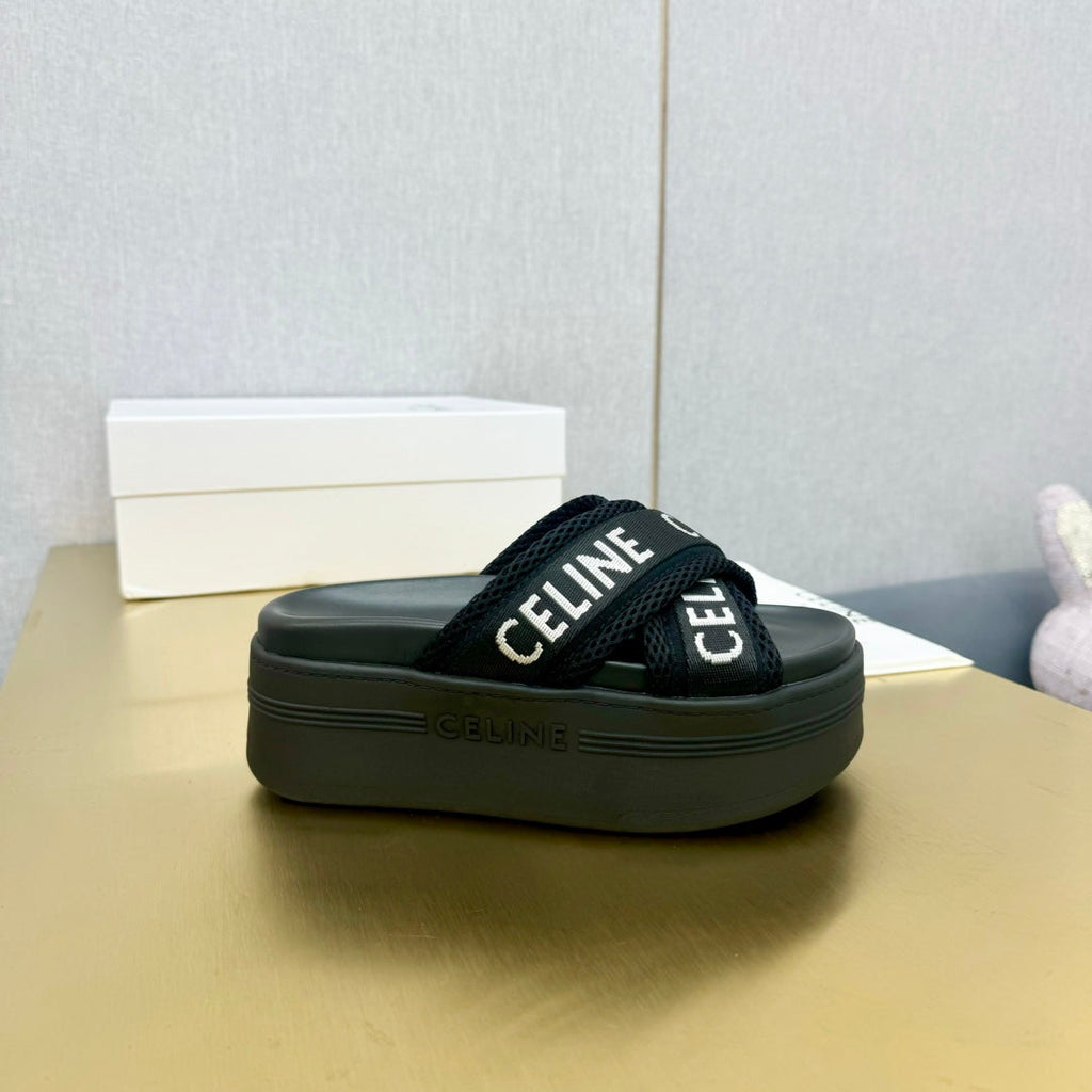 BLOCK SLIDE CROSS-STRAP IN BLACK MESH NYLON AND TEXT WITH JACQUARD