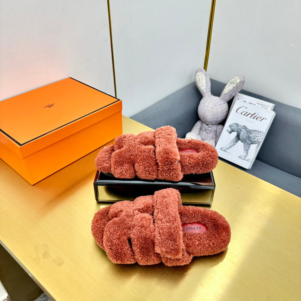 CHYPRE SANDAL IN BRONZE BROWN SHEARLING