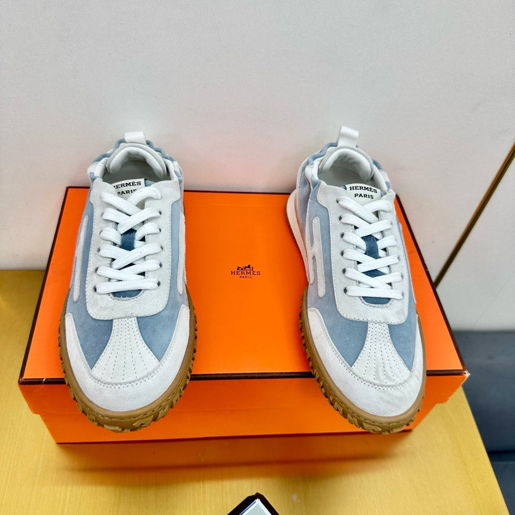 JET SNEAKER IN PALE GRAY MIX SAPPHIRE BLUE SUEDE