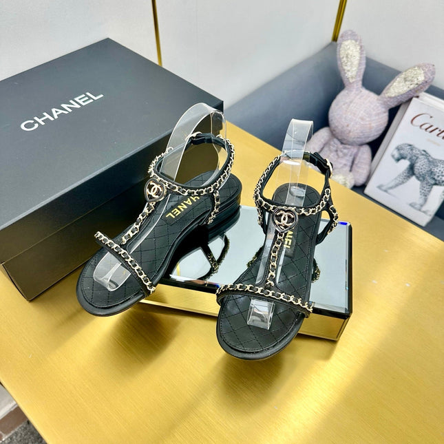 CC SANDAL 25S IN BLACK CALFSKIN WITH GOLD HARDWARE