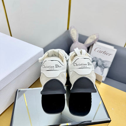 DIOR 26S RUNNING SNEAKER IN IVORY WHITE CALFSKIN AND BEIGE SUEDE