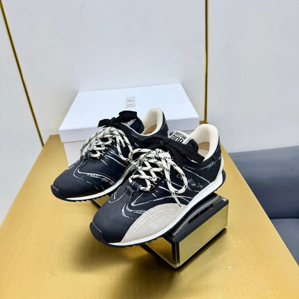 DIOR 26S RUNNING SNEAKER IN BLACK CALFSKIN AND BEIGE SUEDE