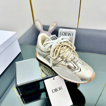 DIOR 26S RUNNING SNEAKER IN GOLD CALFSKIN AND BEIGE SUEDE