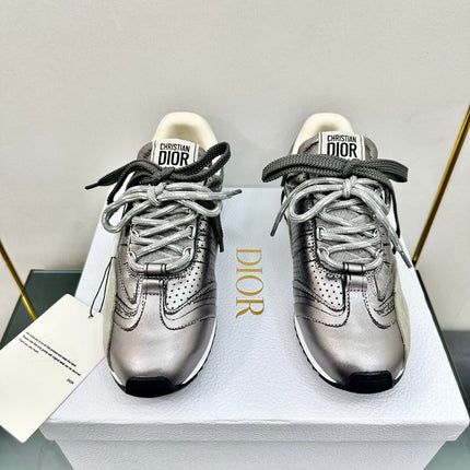 DIOR 26S RUNNING SNEAKER IN DARK SILVER CALFSKIN AND BEIGE SUEDE