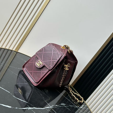 CHANEL 26S HOBO BAG 22 IN BURGUNDY RED PERFORATED CALFSKIN GOLD HARDWARE