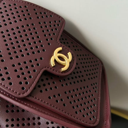 CHANEL 26S HOBO BAG 22 IN BURGUNDY RED PERFORATED CALFSKIN GOLD HARDWARE
