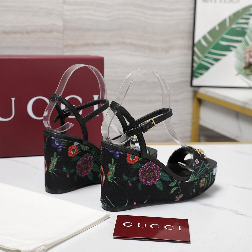 GG WEDGE HEEL SANDALS 100 IN BLACK FABRIC FLORAL PRINT